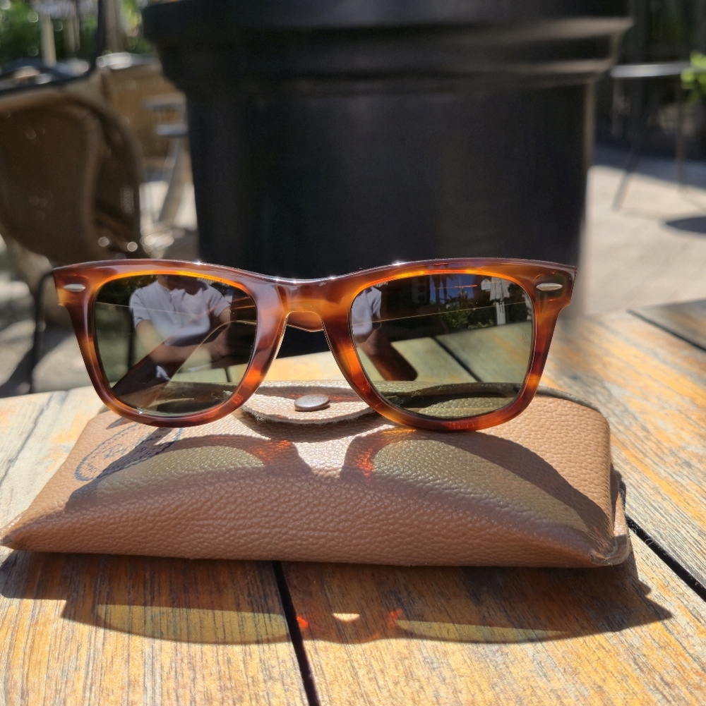 Vintage Ray-Ban Wayfarer Tortoise Shell Sunglasses — Miami Vice 1984